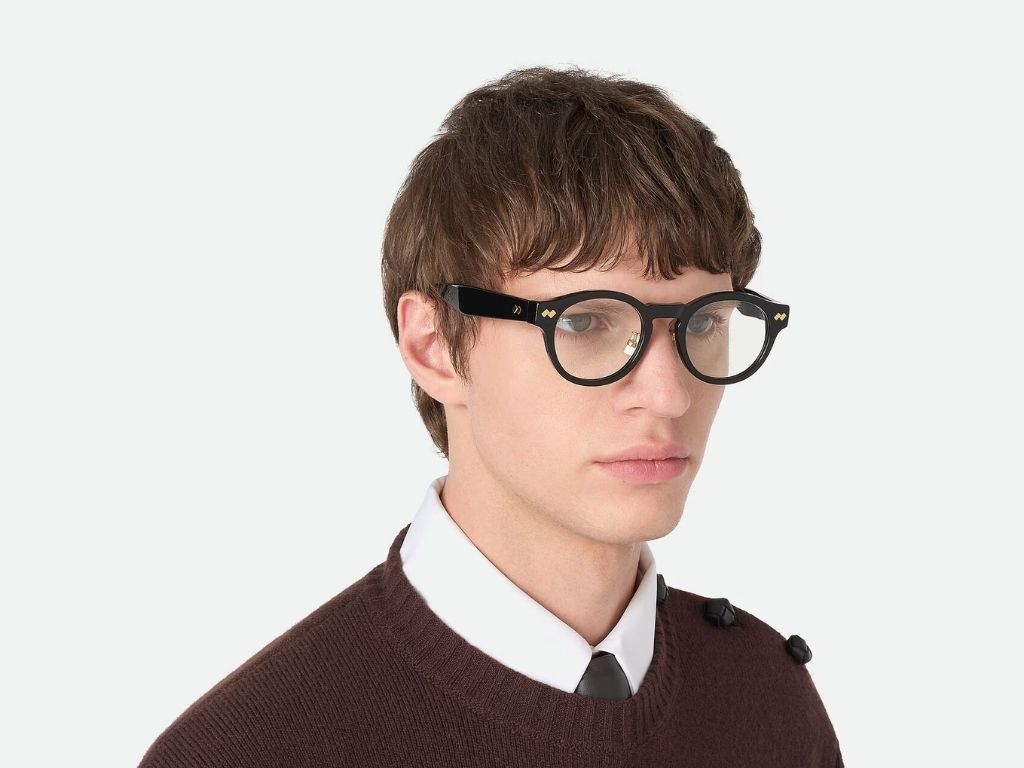 Bottega Veneta szemüvegkeret sötét karakteres formában