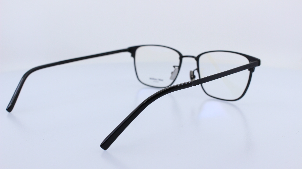 SAINT LAURENT - FEKETE - SL585