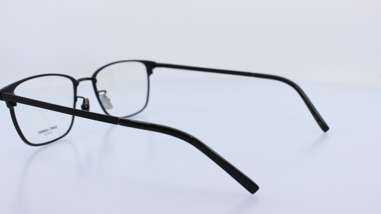 SAINT LAURENT - FEKETE - SL585