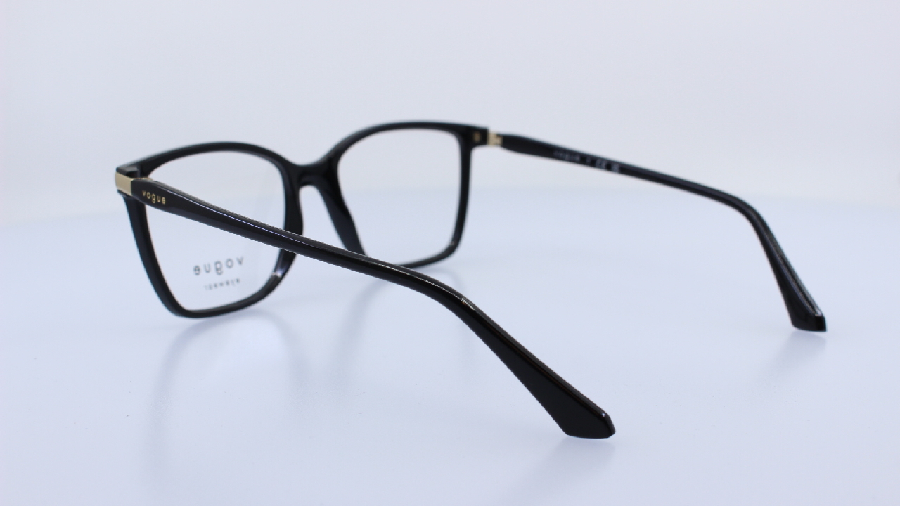 VOGUE - FEKETE - VO5654