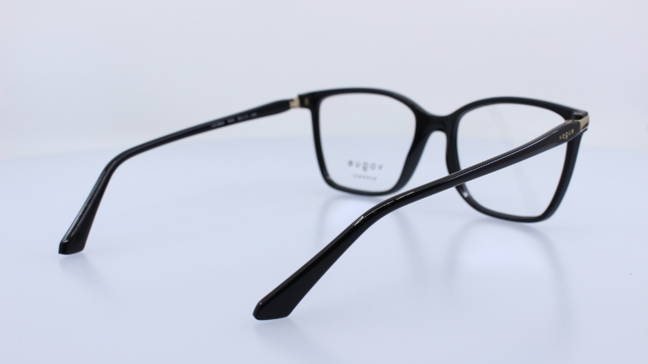 VOGUE - FEKETE - VO5654