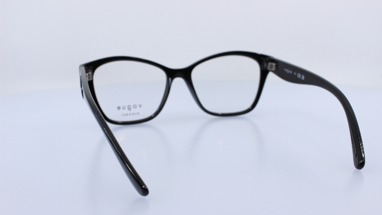 VOGUE - FEKETE - VO5628