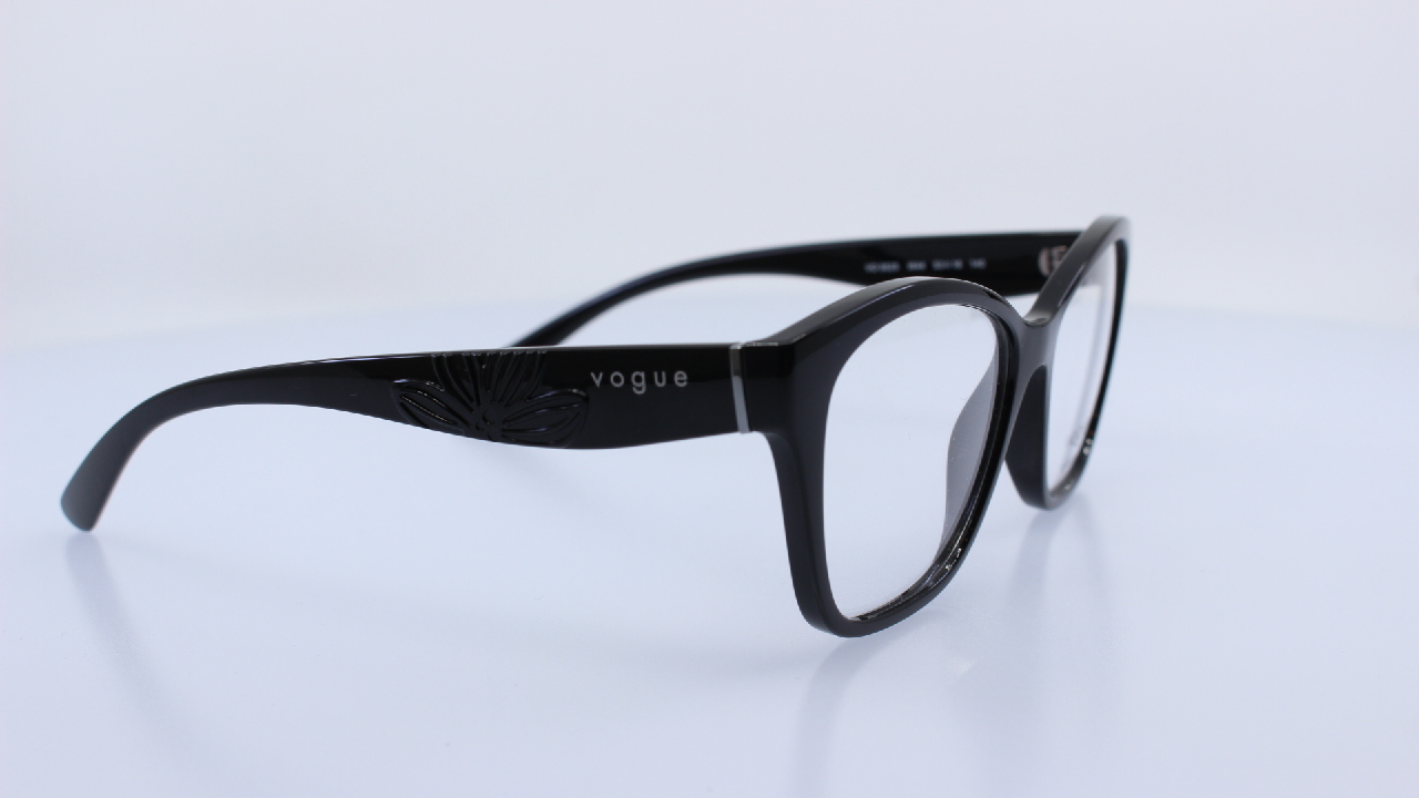 VOGUE - FEKETE - VO5628