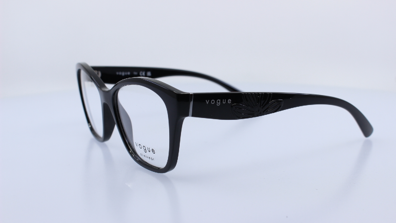 VOGUE - FEKETE - VO5628