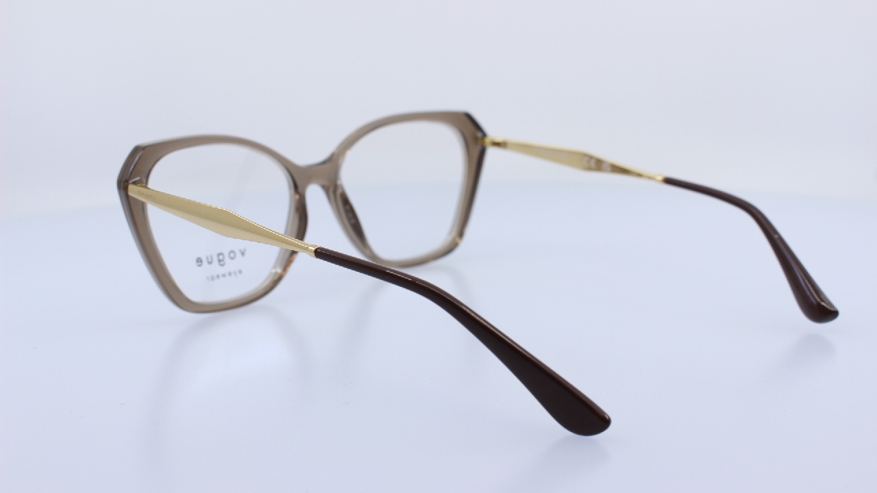 VOGUE - BARNA - VO5522