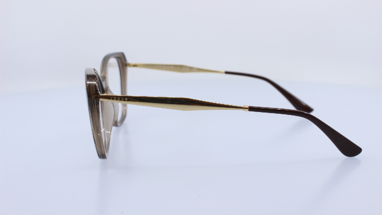 VOGUE - BARNA - VO5522