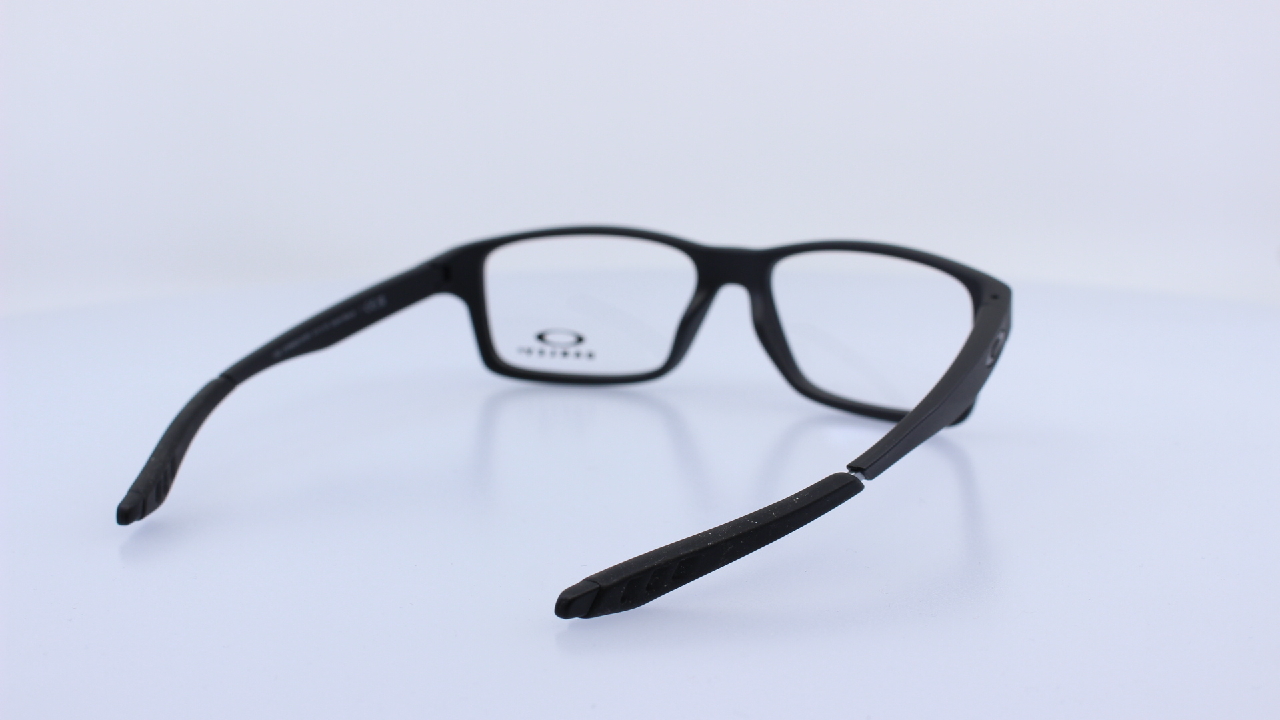 OAKLEY - FEKETE - OY8002