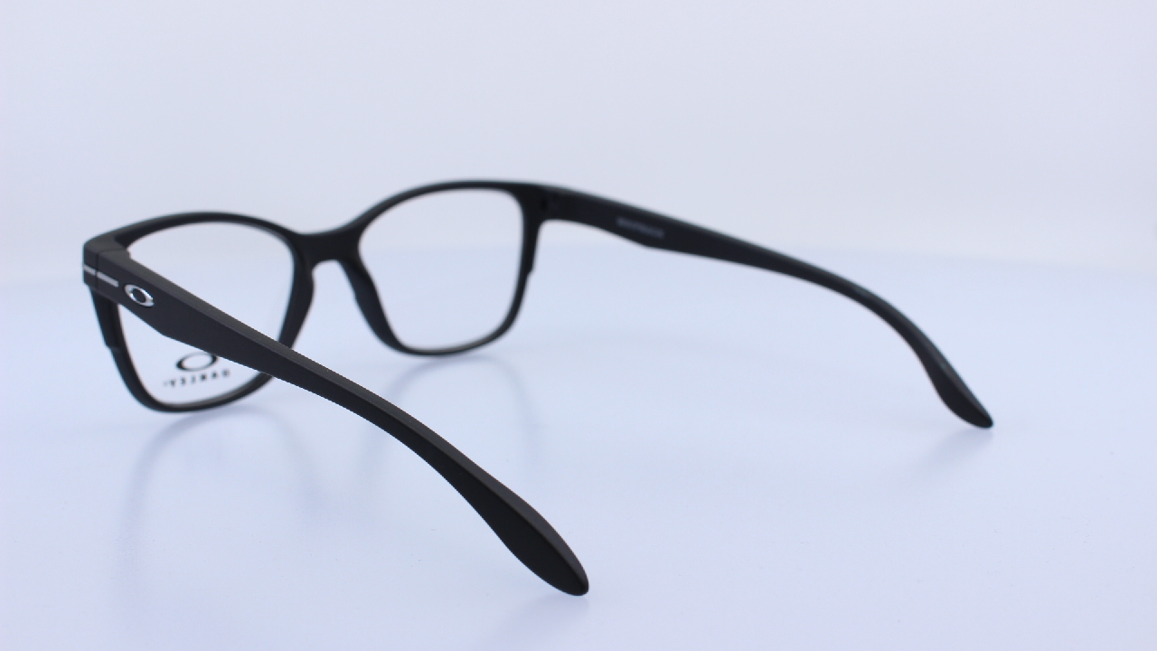 OAKLEY - FEKETE - OY8016