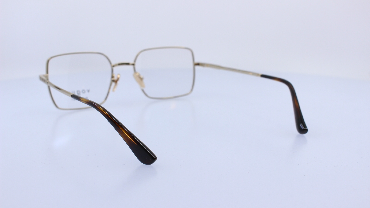 VOGUE - ARANY - VO4340