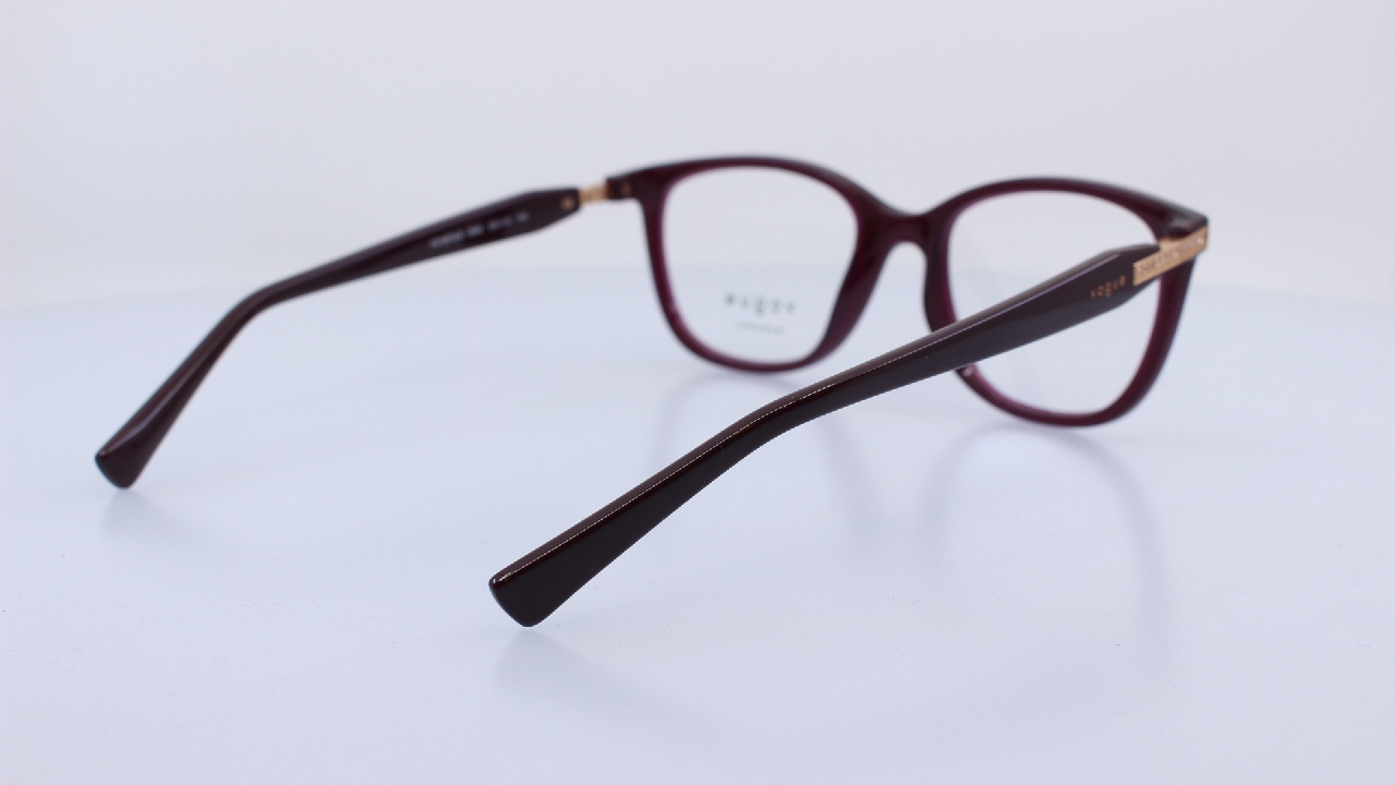 VOGUE - BORDÓ - VO5679B