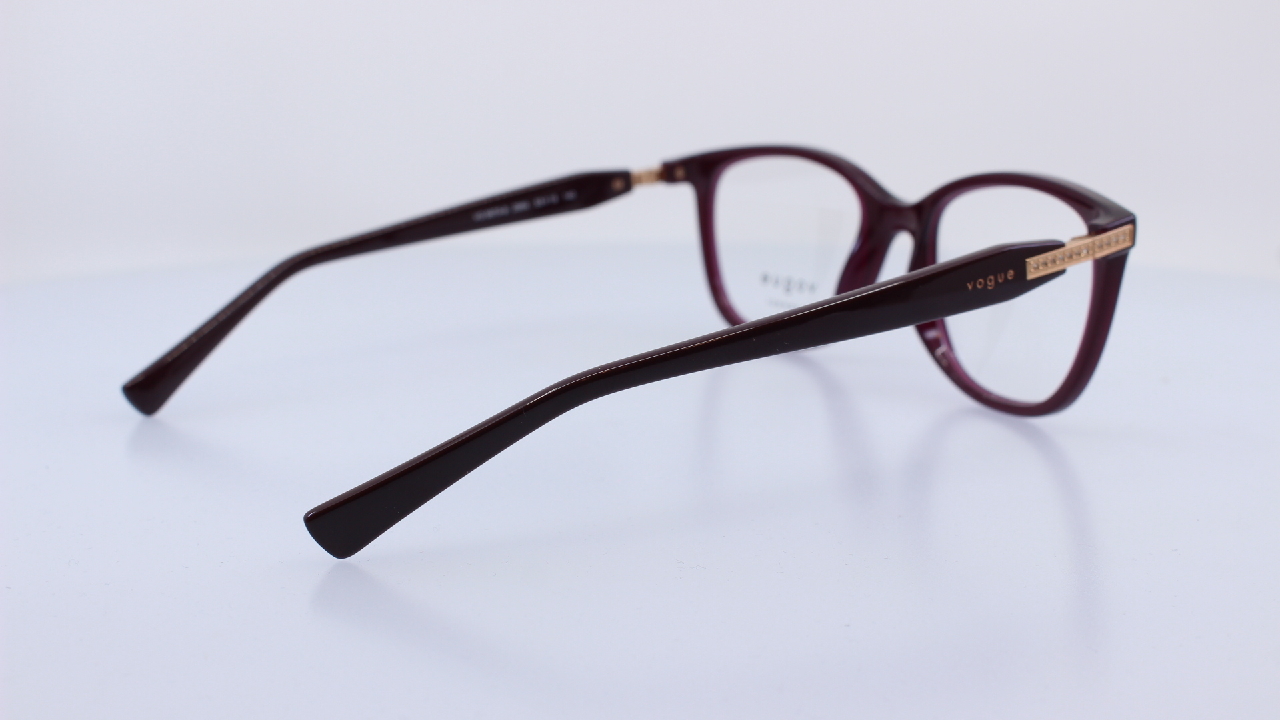 VOGUE - BORDÓ - VO5679B