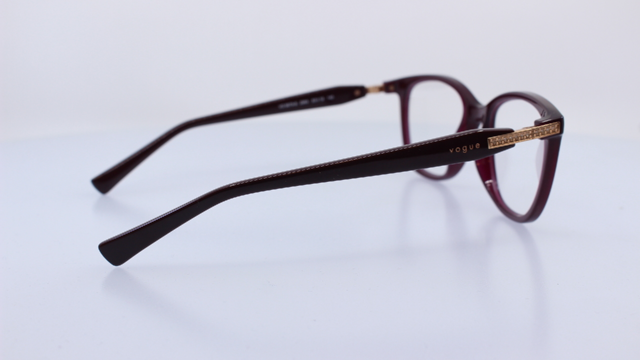 VOGUE - BORDÓ - VO5679B