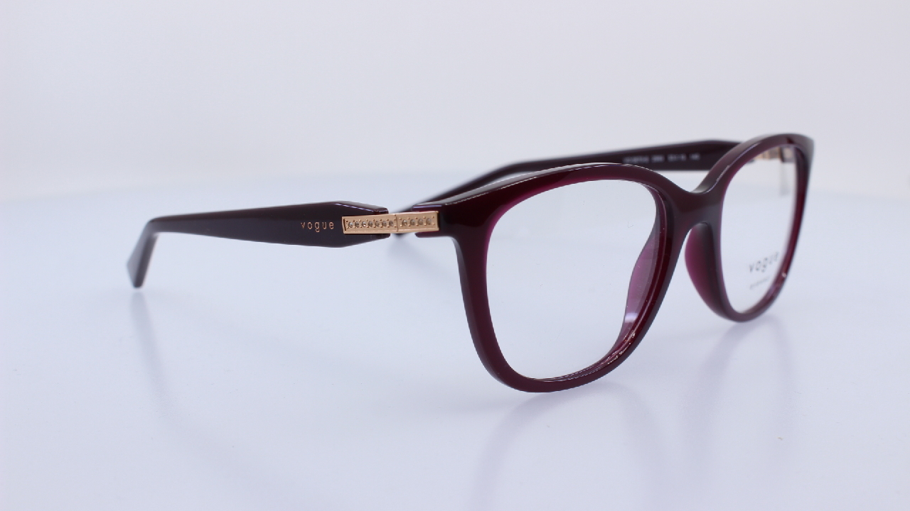 VOGUE - BORDÓ - VO5679B