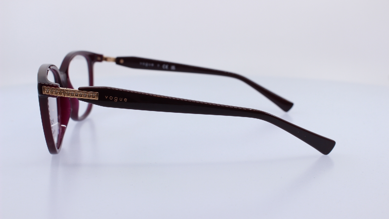 VOGUE - BORDÓ - VO5679B
