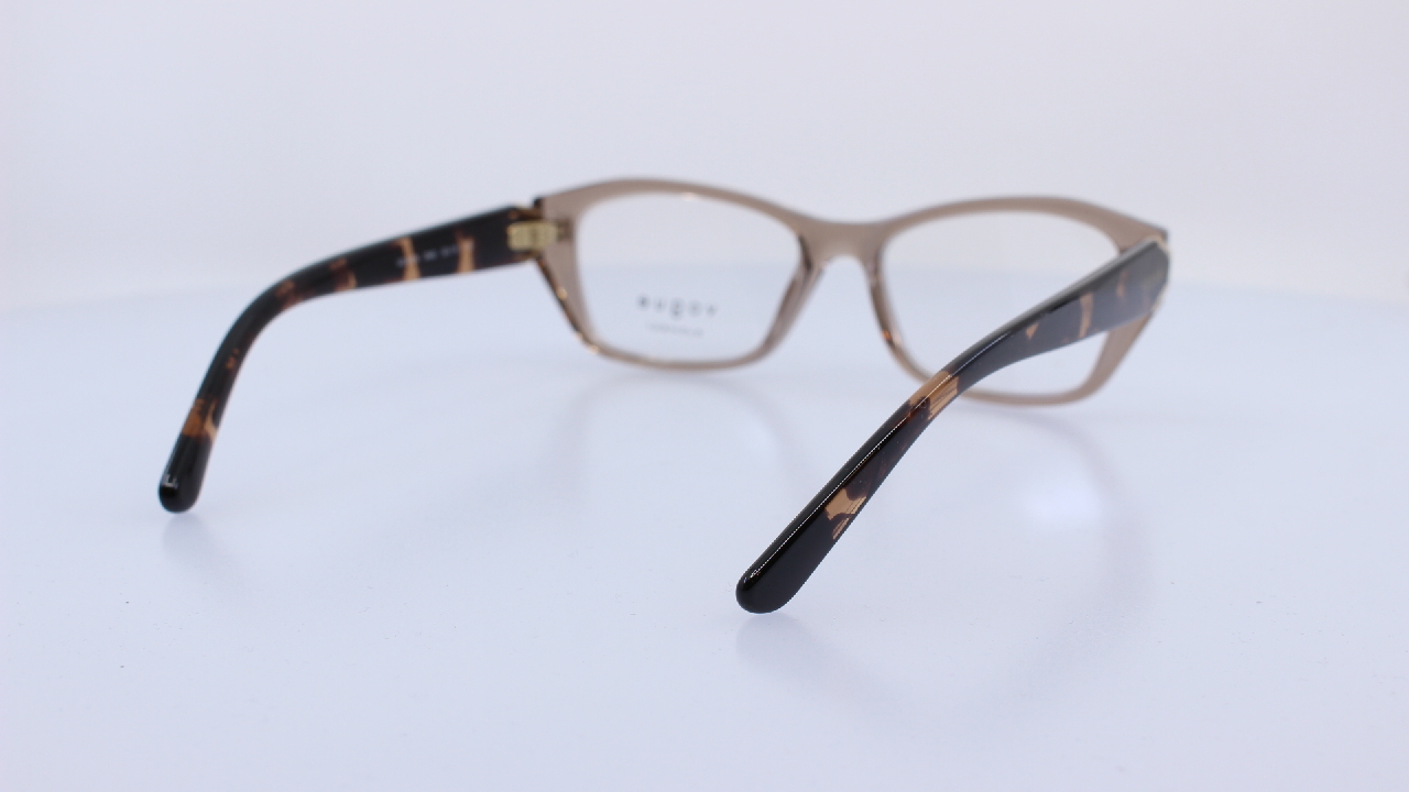 VOGUE - BARNA - VO5676