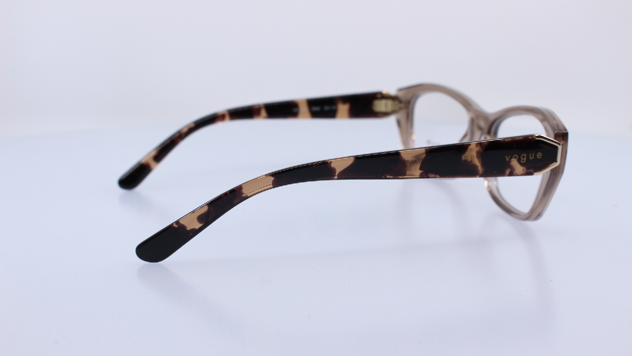 VOGUE - BARNA - VO5676