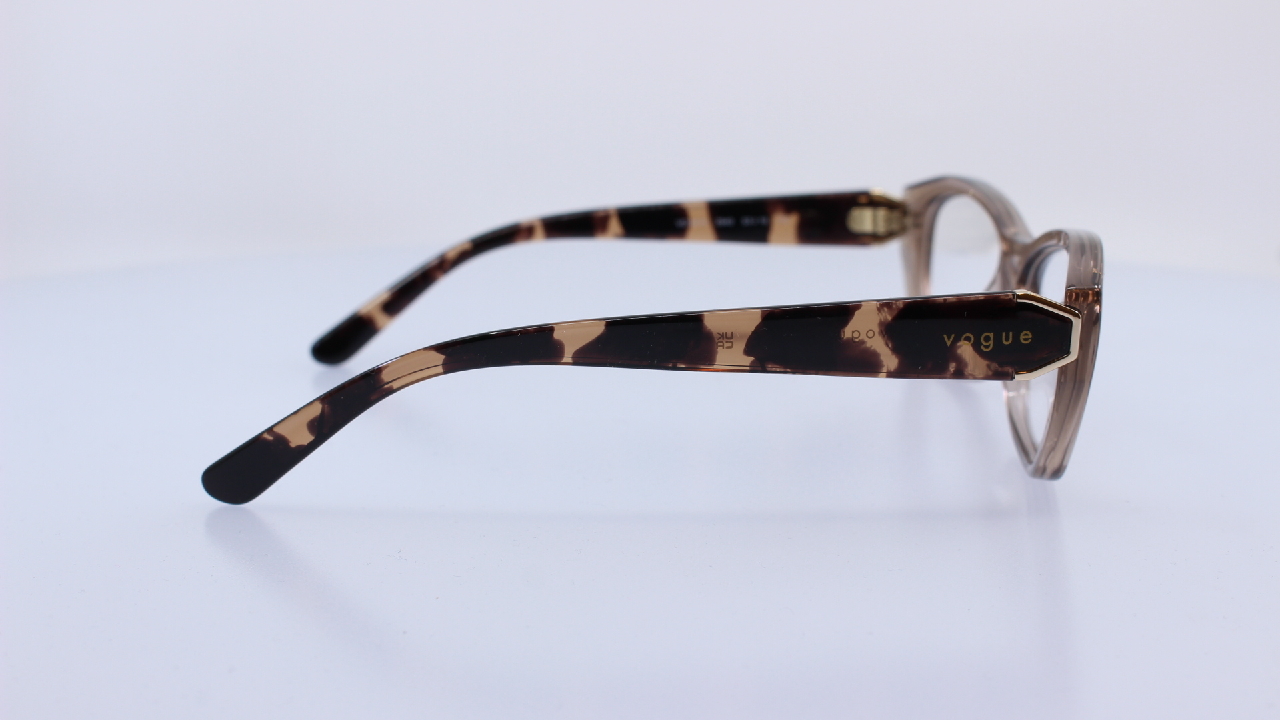 VOGUE - BARNA - VO5676