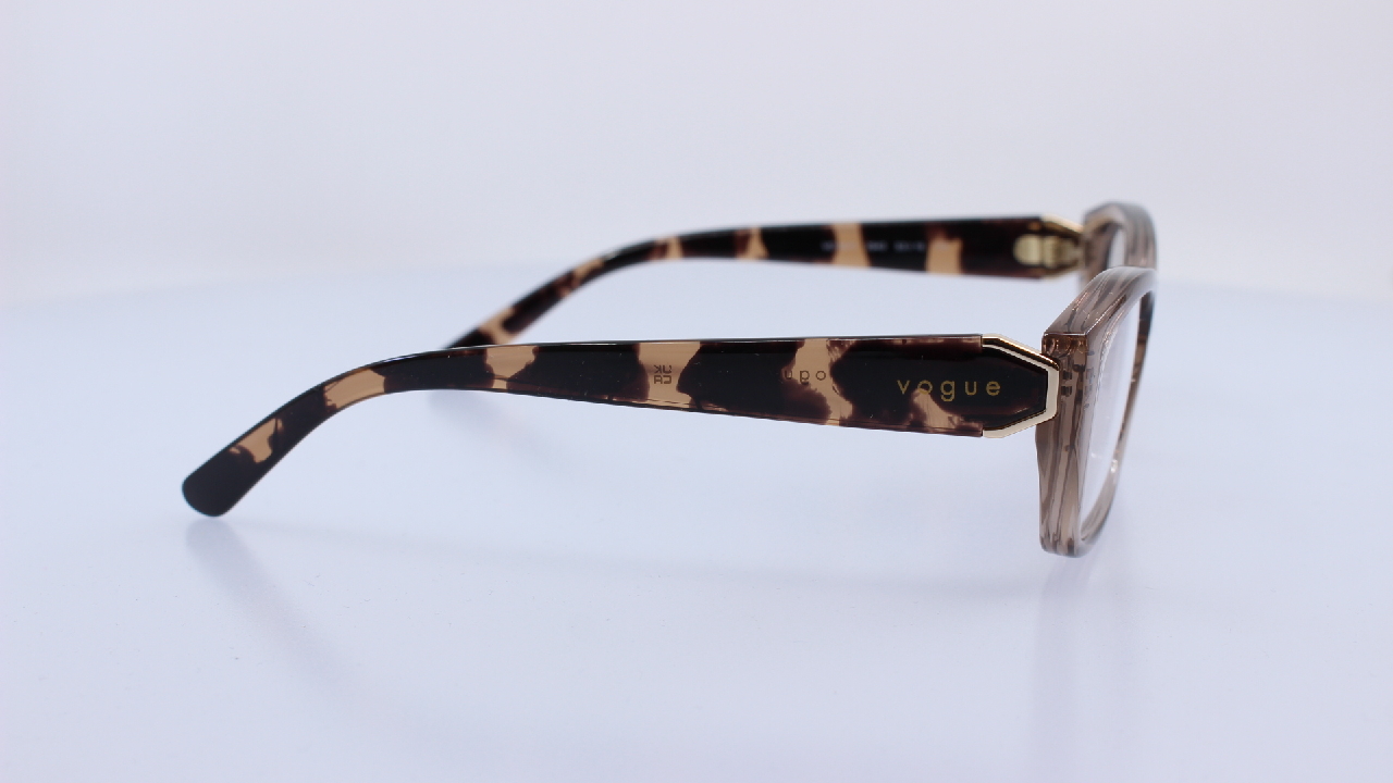 VOGUE - BARNA - VO5676