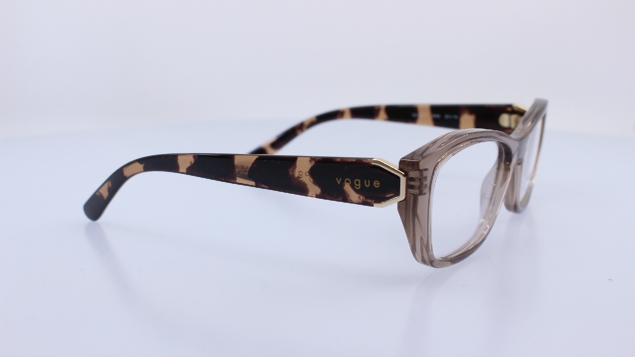 VOGUE - BARNA - VO5676