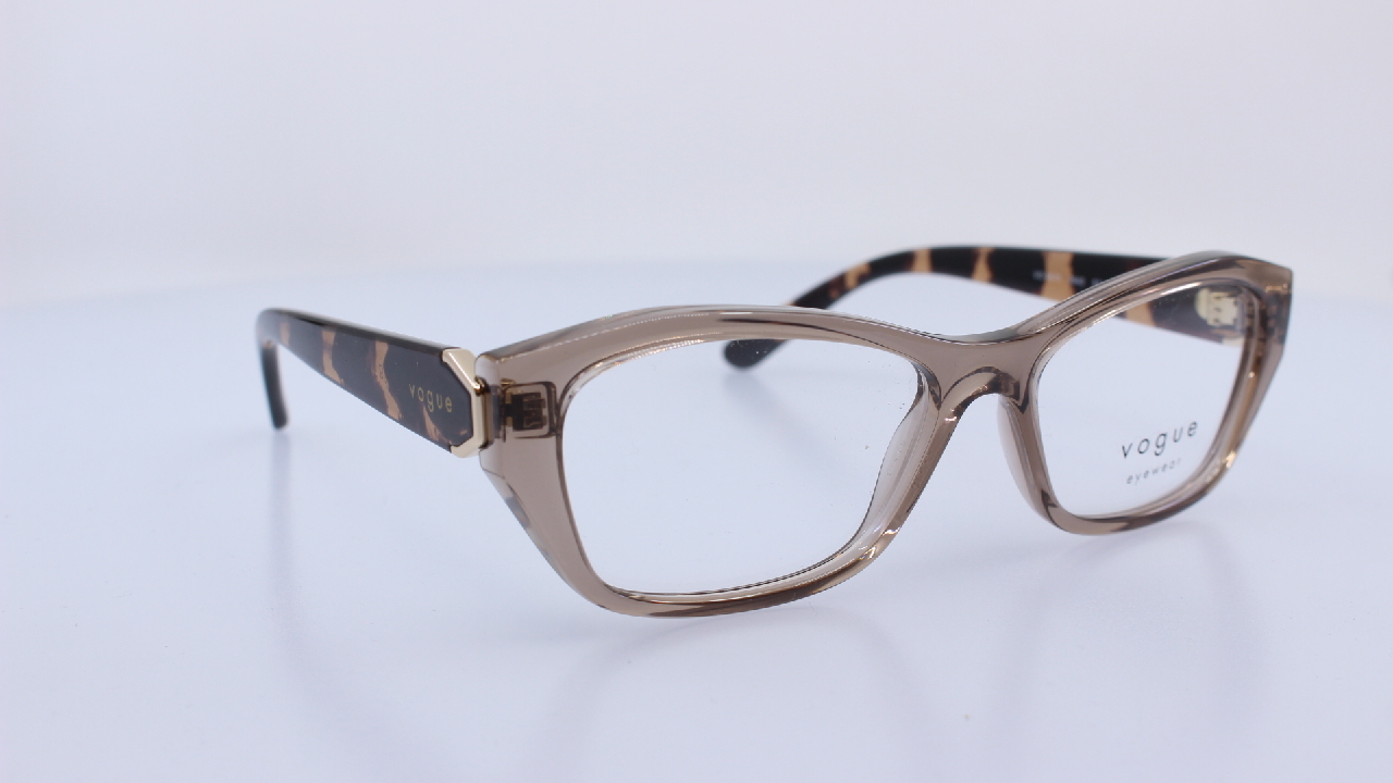 VOGUE - BARNA - VO5676