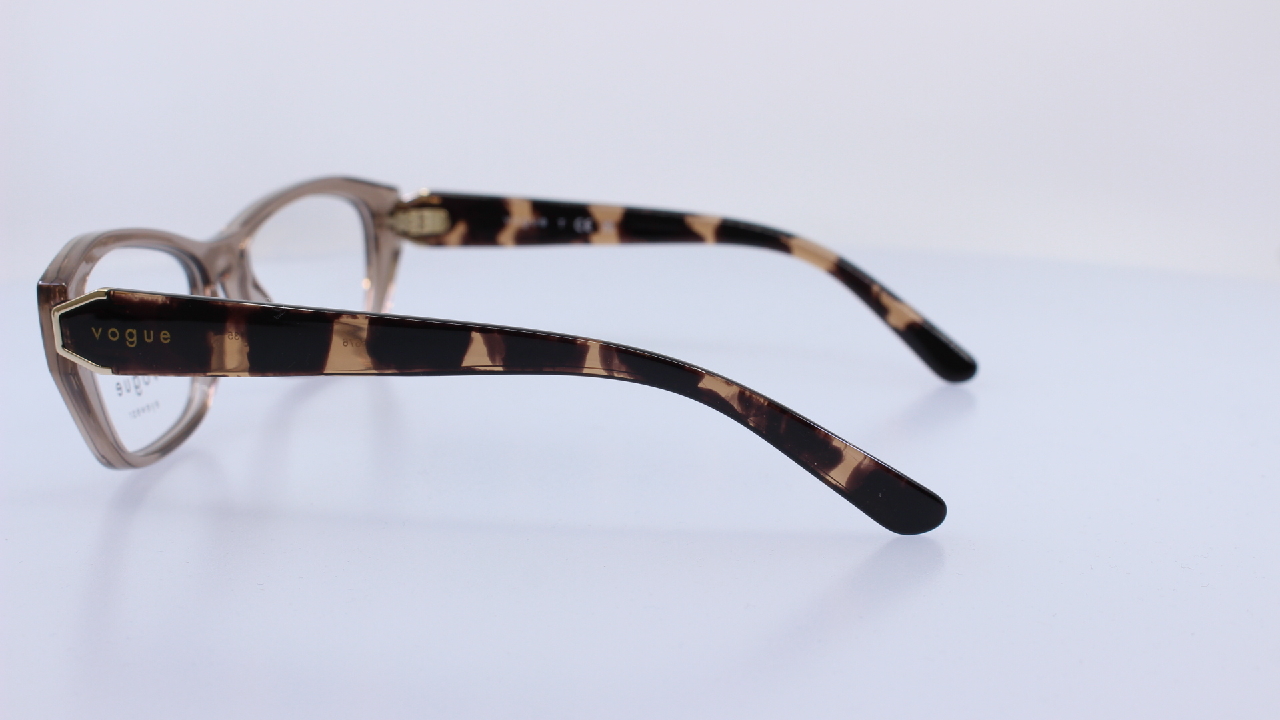 VOGUE - BARNA - VO5676