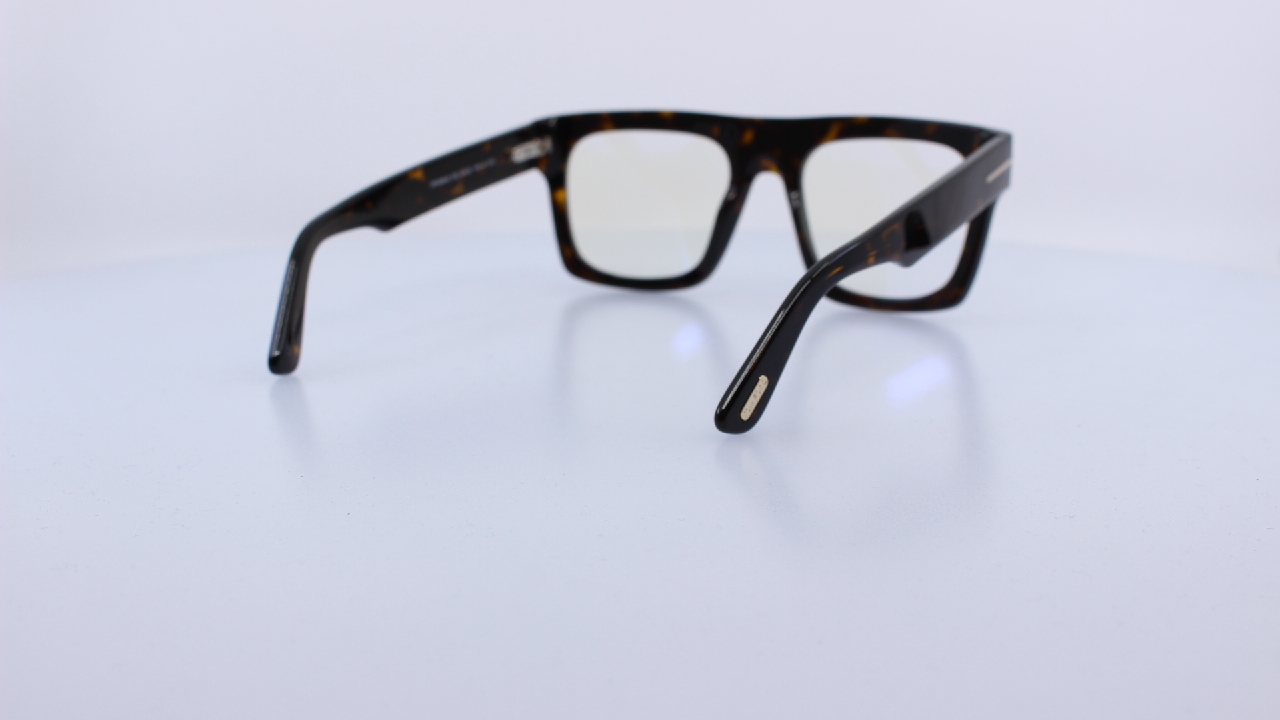 TOMFORD - FEKETE - 6068-B