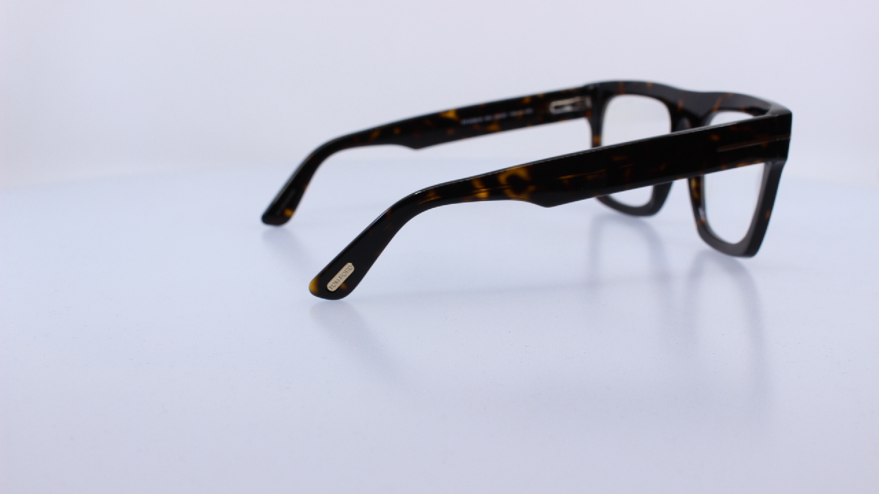 TOMFORD - FEKETE - 6068-B