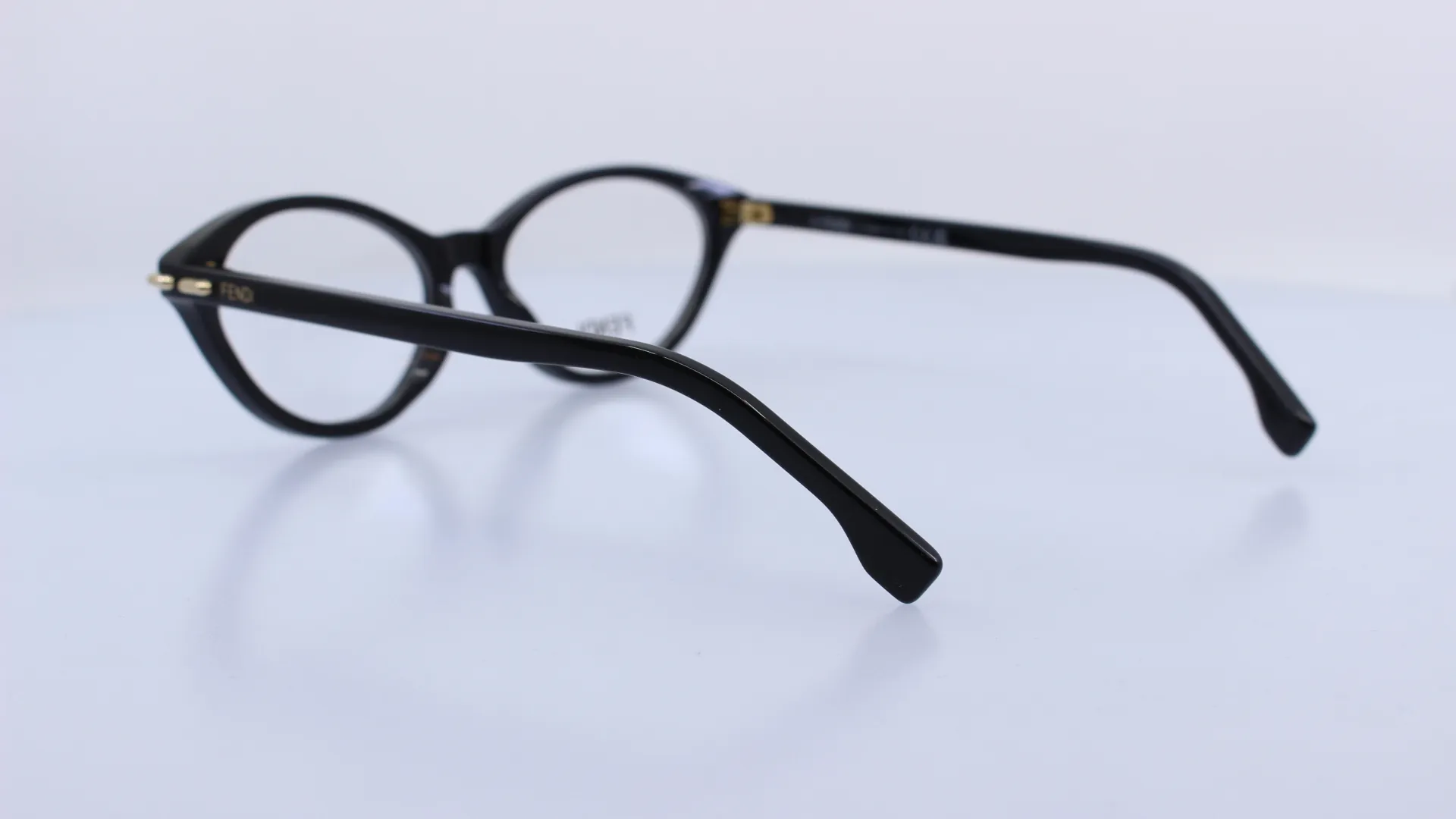 FENDI - FEKETE - FE50126I